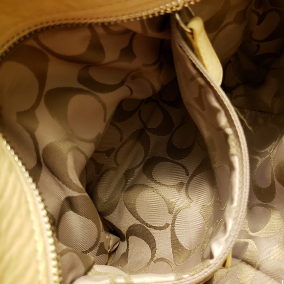 **SOLD** Tan/Beige Coach Pebble Leather Handbag - Picture 6 of 12